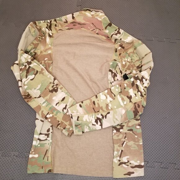 LAST ONE!   EUC X-Large ARMY COMBAT SHIRT, 1/4 ZIP, FLAME-RESISTANT, MULTICAM - Picture 7 of 12
